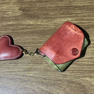 에어팟 프로 1세대, 2세대 가죽 케이스 팝니다.