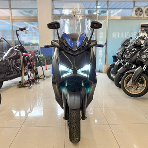 배달세팅완)24년식 xmax300 40,XXXkm 판매합니다:)