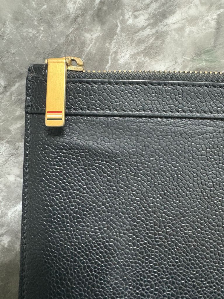 톰브라운 페블 그레인 도큐먼트 홀더 클러치--2