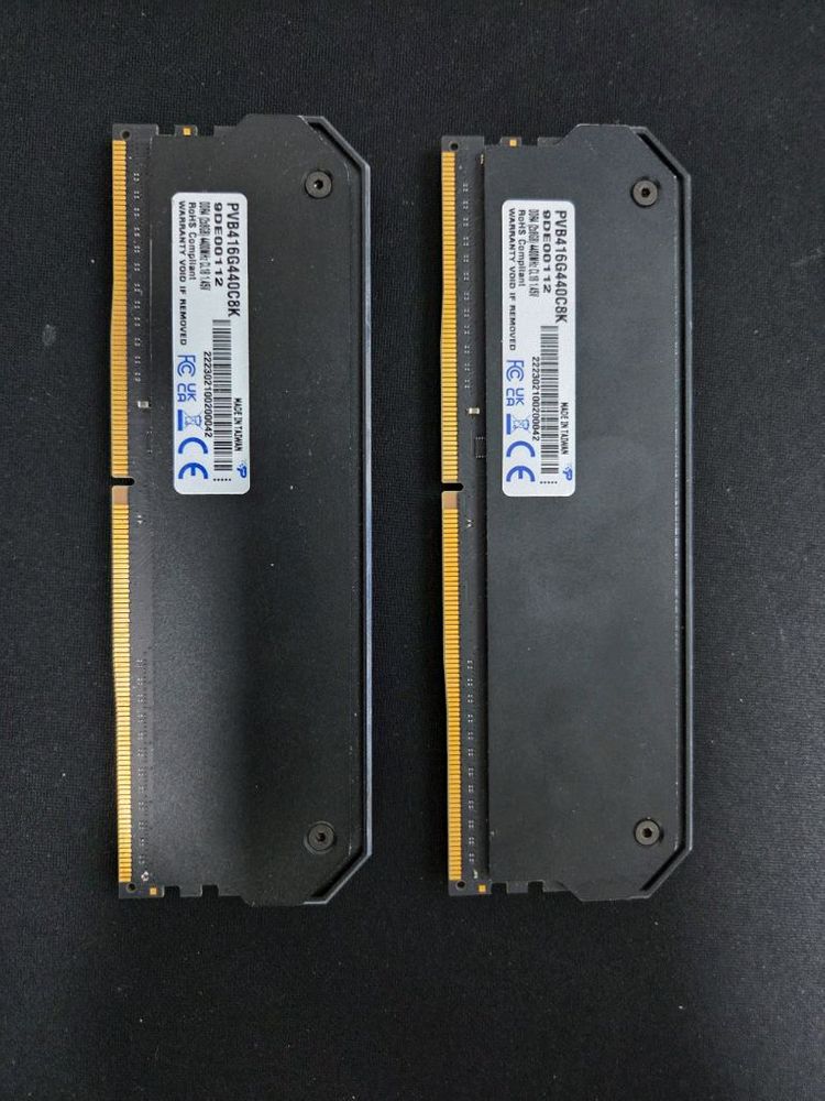 ddr4 8gb 2개 (16gb) 팝니다.--0