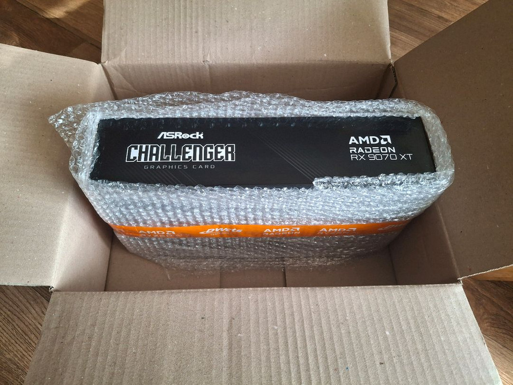 애즈락 라데온 RX 9070 XT CHALLENGER D6 16GB 대원씨티에스 미개봉 새제품--2