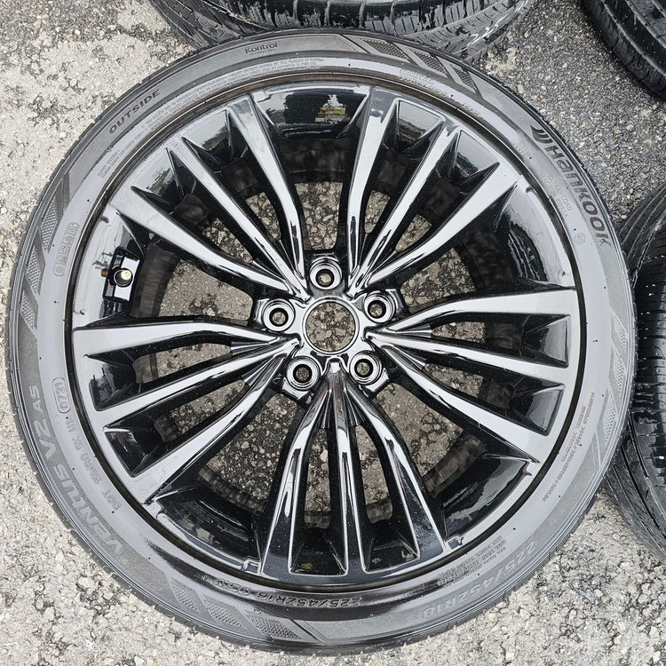 #기아 스팅어 18인치 순정 블랙유광 휠타이어 팝니다.225 45 18--1