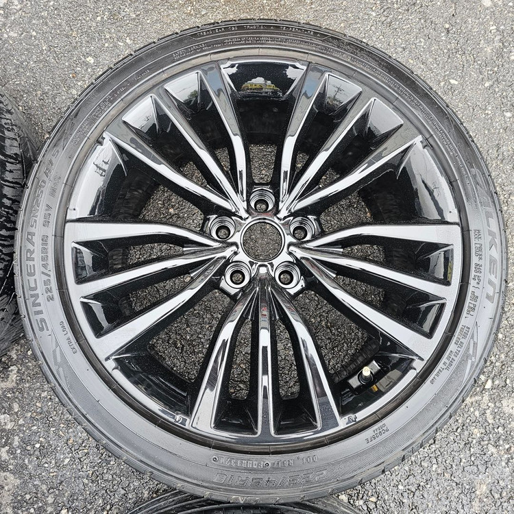 #기아 스팅어 18인치 순정 블랙유광 휠타이어 팝니다.225 45 18--2