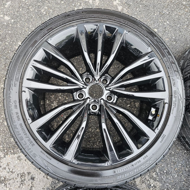 #기아 스팅어 18인치 순정 블랙유광 휠타이어 팝니다.225 45 18--3