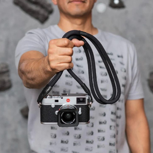 라이카 x 쿠프 콜라보 이중 스트랩