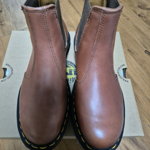 닥터마틴 브라운 첼시부츠