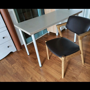 이케아 테이블 가벼우면서 튼튼 다용도로쓰기좋음 3만원 그외 원목고급의자덤