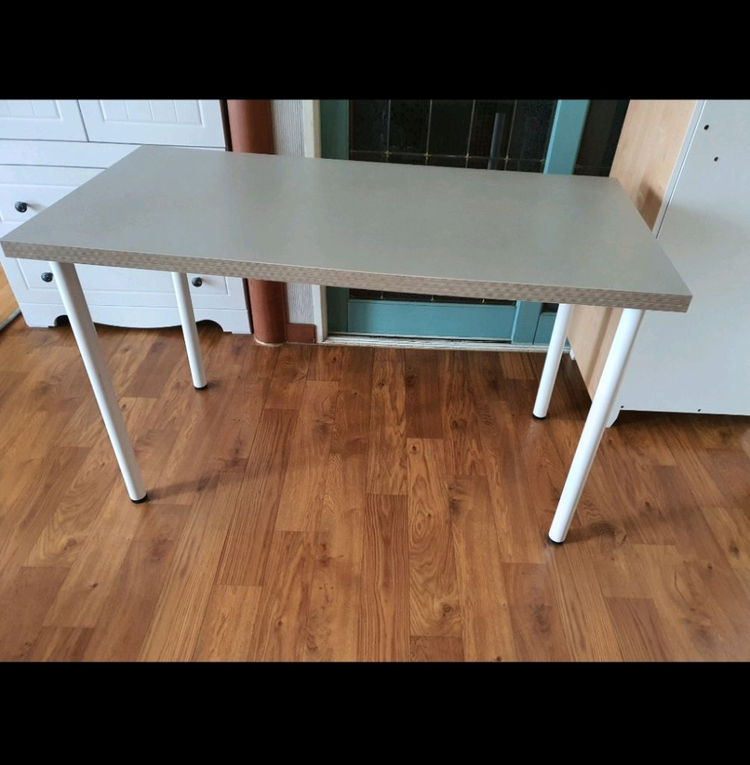 이케아 테이블 가벼우면서 튼튼 다용도로쓰기좋음 3만원 그외 원목고급의자덤--4