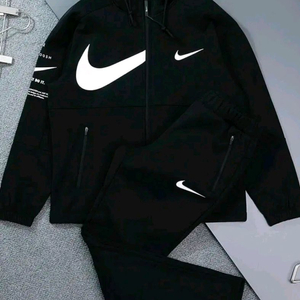 블랙 색상 나이키 스우시 트레이닝 세트