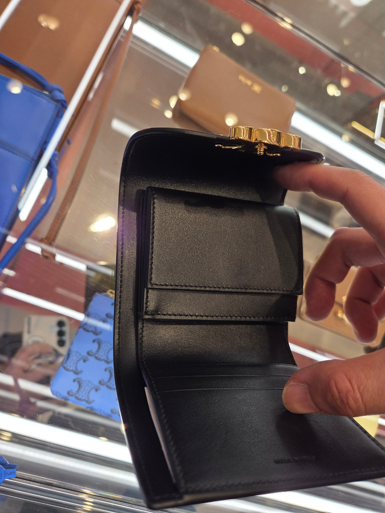 셀린느 트리옹프 반지갑 이미지