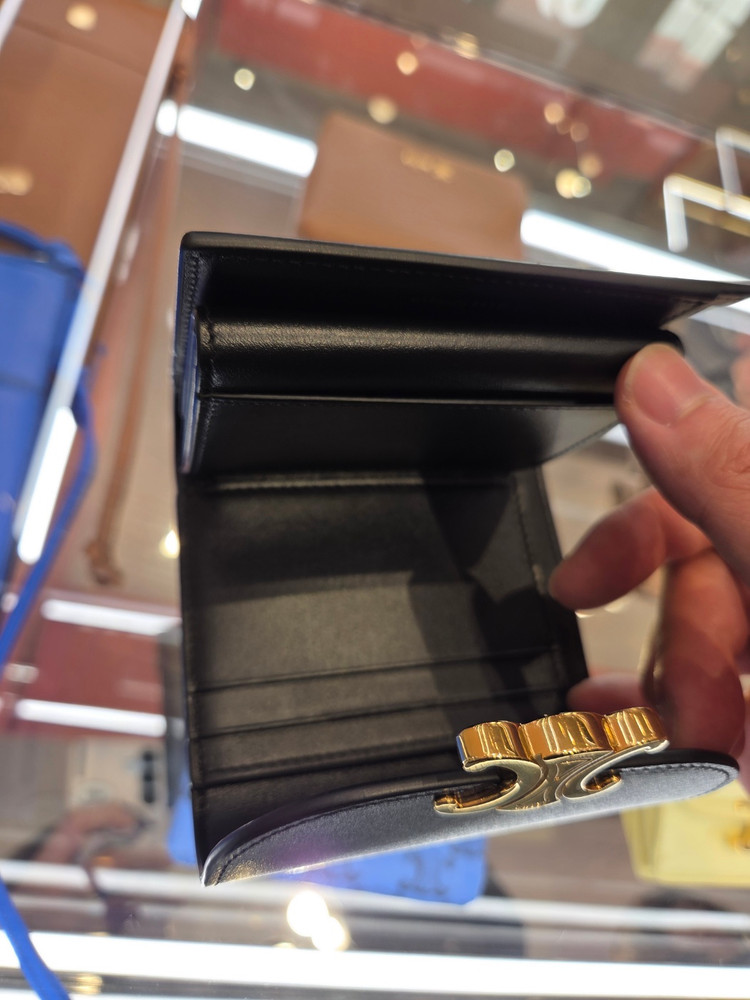 셀린느 트리옹프 반지갑 이미지