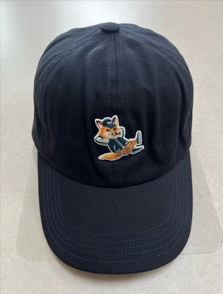 메종키츠네 드레스드 폭스 네이비 모자--1