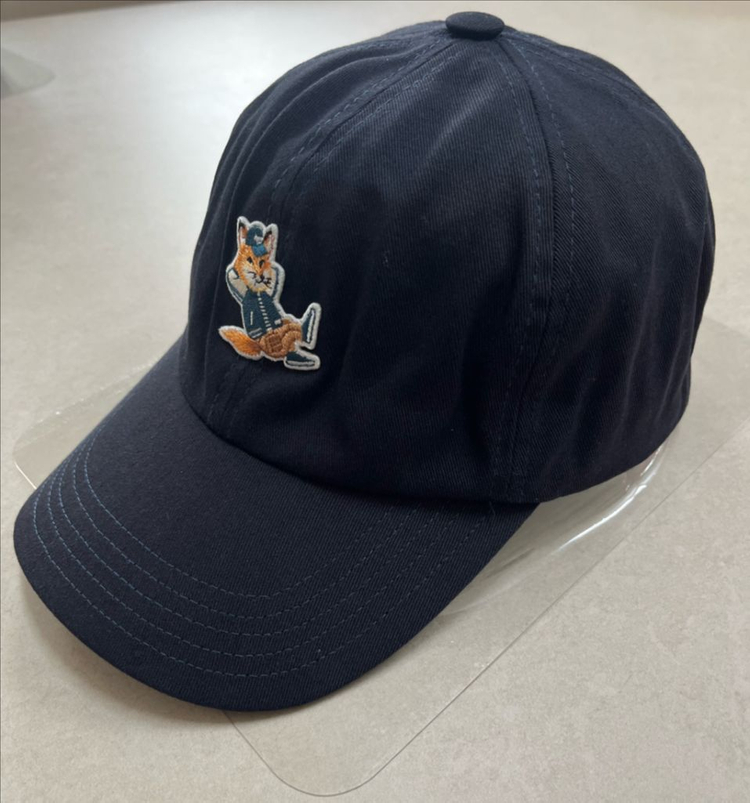 메종키츠네 드레스드 폭스 네이비 모자--2