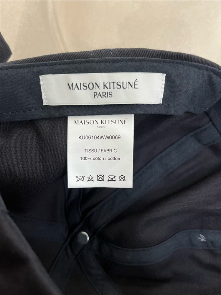 메종키츠네 드레스드 폭스 네이비 모자--5