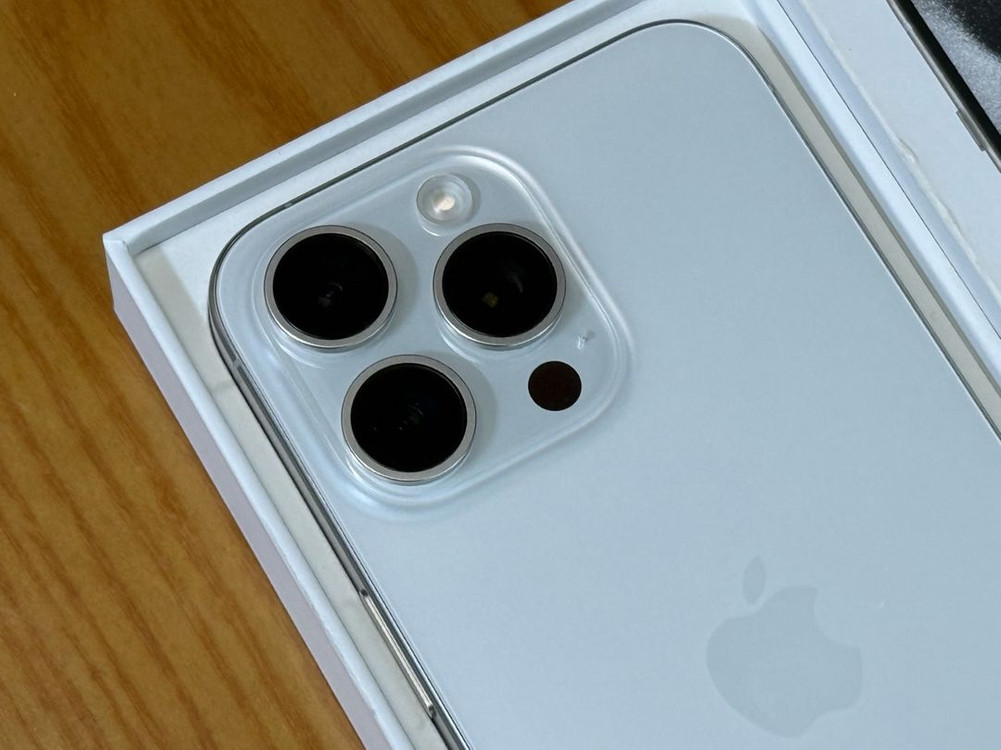 아이폰15프로맥스 256 애캐플포함 89%--1