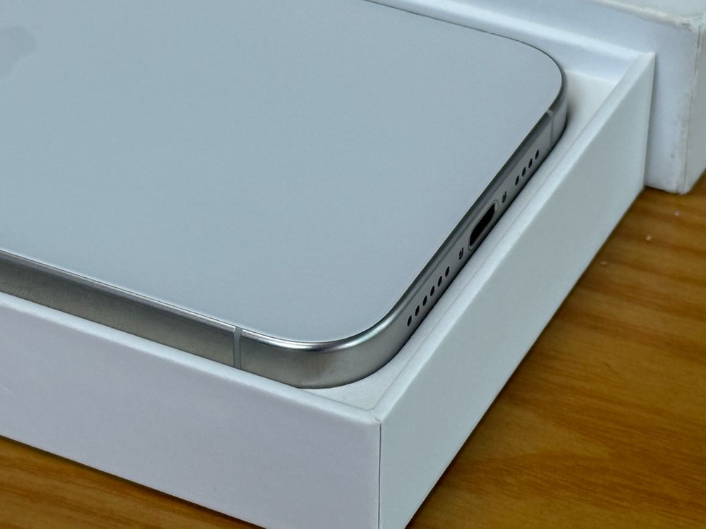 아이폰15프로맥스 256 애캐플포함 89%--2