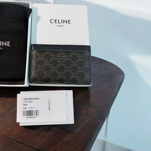 셀린느 정품 트리옹프 캔버스 카프스킨 카드 홀더 카드지갑 풀박스 판매합니다 이미지