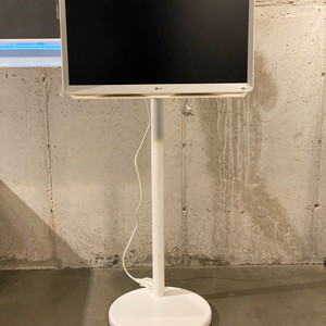 룸앤티비 & 이동식스탠드 이미지