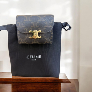 셀린느 정품 트리옹프 반지갑 판매합니다 이미지