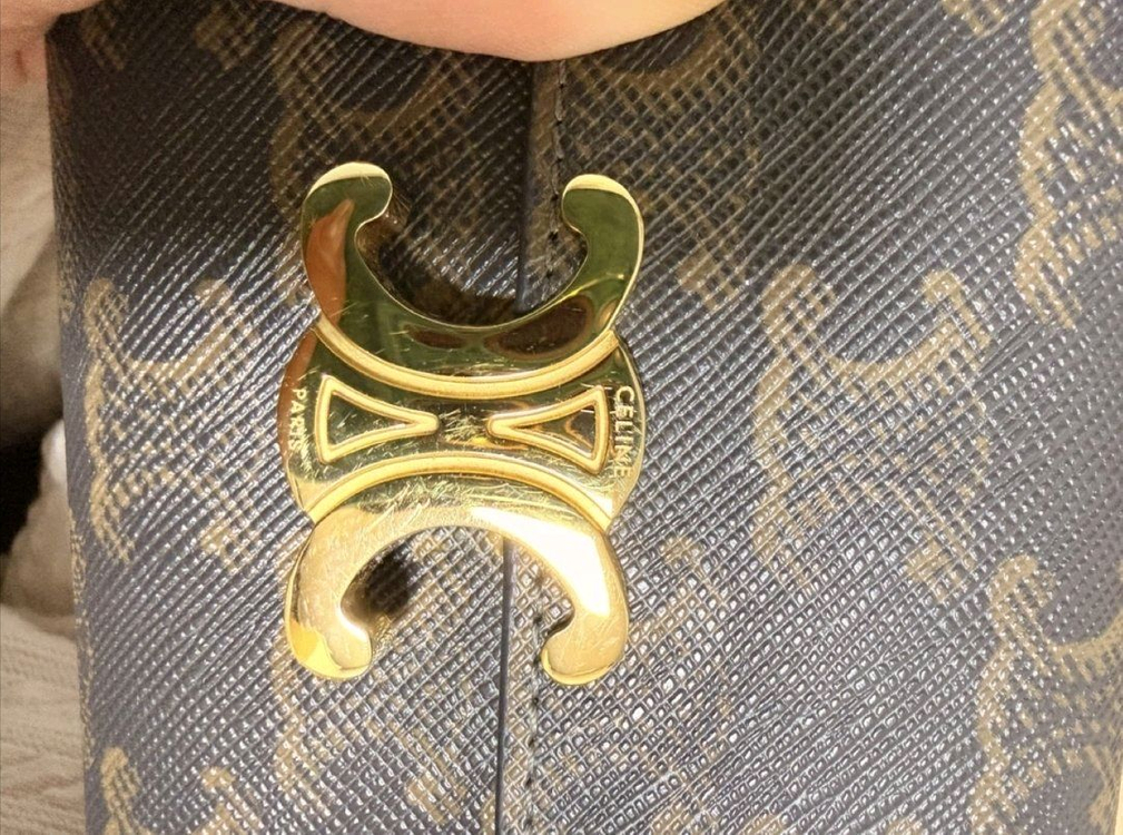 셀린느 정품 트리옹프 반지갑 판매합니다 이미지