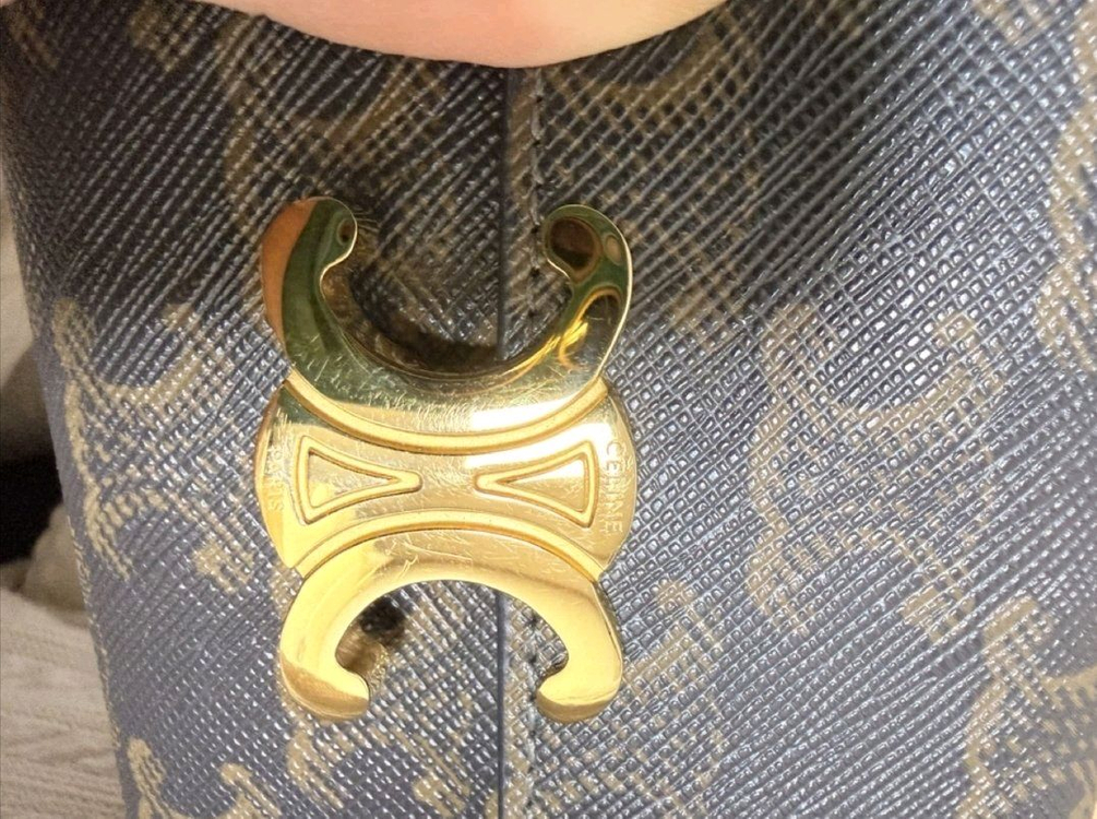 셀린느 정품 트리옹프 반지갑 판매합니다 이미지