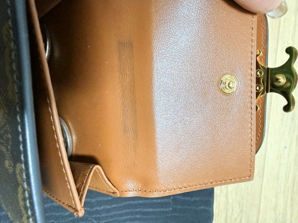 셀린느 정품 트리옹프 반지갑 판매합니다 이미지