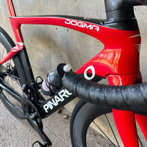 피나렐로 도그마F 이럽션 레드 프레임셋 530사이즈.