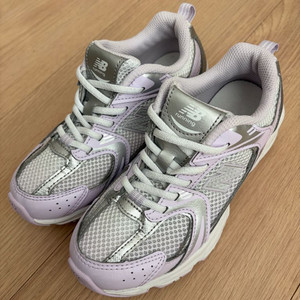 (거의새것) 뉴발란스키즈 530 200 사이즈