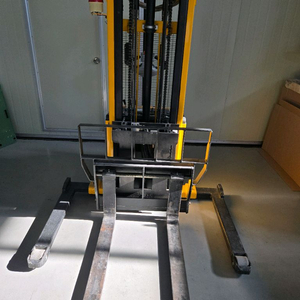 보행식 전동지게차