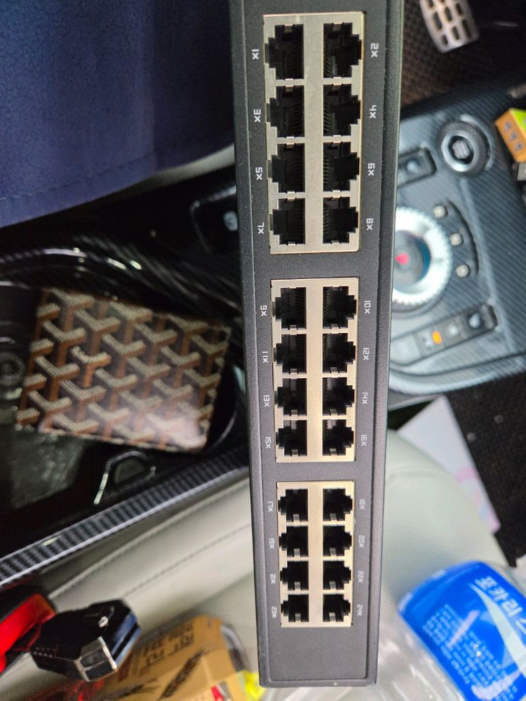24포트 스위치--1