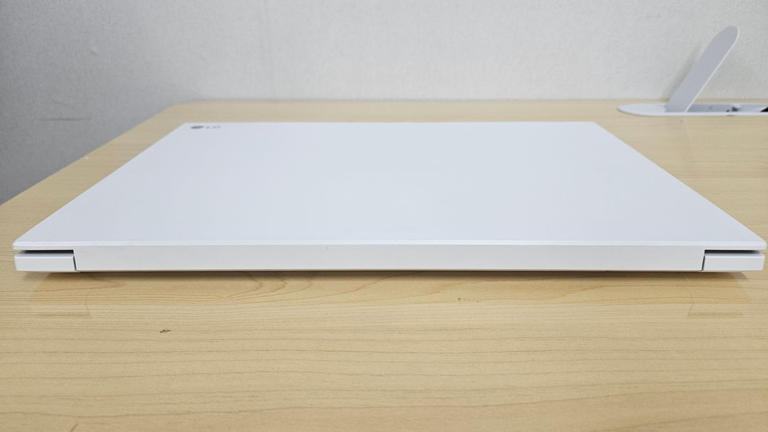 [노트북] LG 울트라PC 15UD40Q 15인치 라이젠5 8GB SSD1TB--4