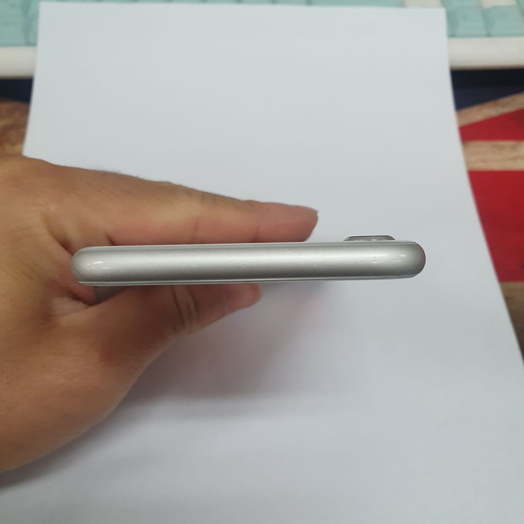 아이폰8 256GB 실버 AA급 중고폰 배터리100% 레트로감성 인스타 사진폰 카메라폰 519972--4