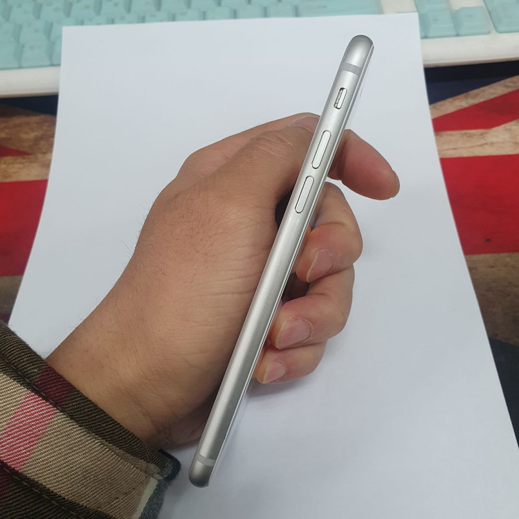 아이폰8 256GB 실버 AA급 중고폰 배터리100% 레트로감성 인스타 사진폰 카메라폰 519972--6