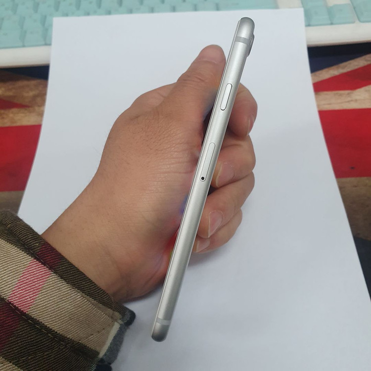 아이폰8 256GB 실버 AA급 중고폰 배터리100% 레트로감성 인스타 사진폰 카메라폰 519972--7