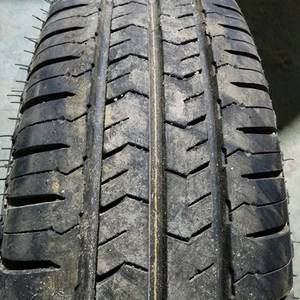 185r14 화물차 트럭 중고타이어 이미지