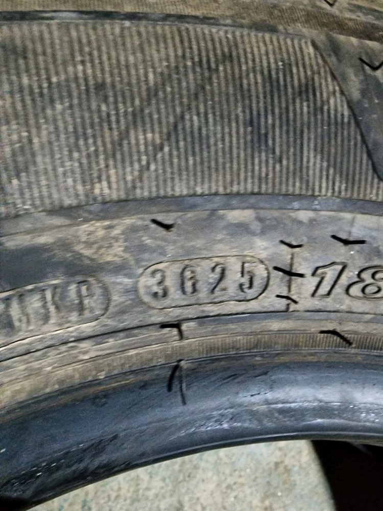 185r14 화물차 트럭 중고타이어 이미지