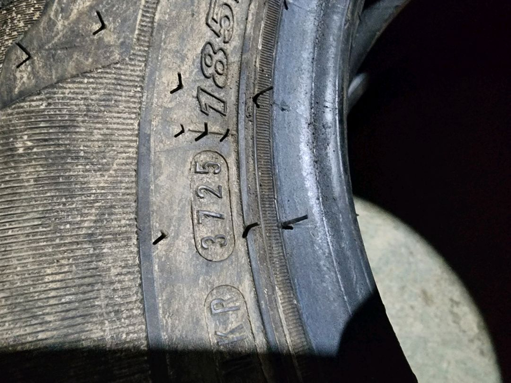 185r14 화물차 트럭 중고타이어 이미지