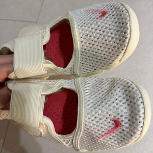 나이키 에어 리프트 아동화 230 새상품