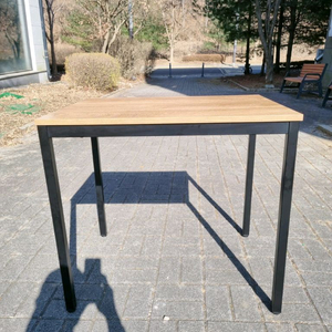 1인 책상 겸 식탁