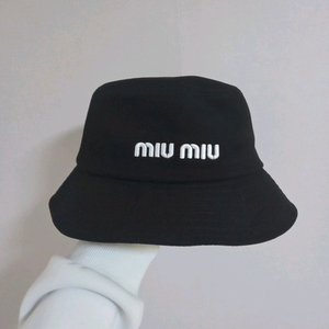 미우미우 버킷햇