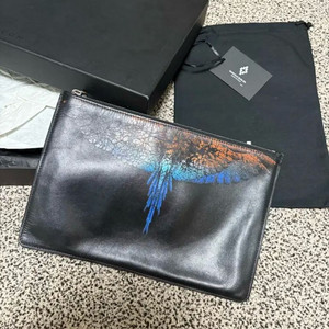 마르셀로불론 윙 프린팅 클러치