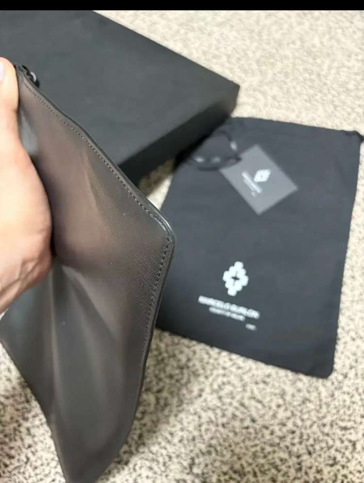 마르셀로불론 윙 프린팅 클러치--3