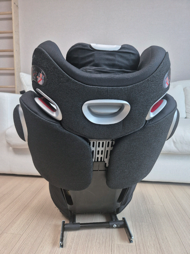 깨끗!! 싸이벡스 Solution Z-fix 주니어 카시트 블랙(카시트보호매트)--2