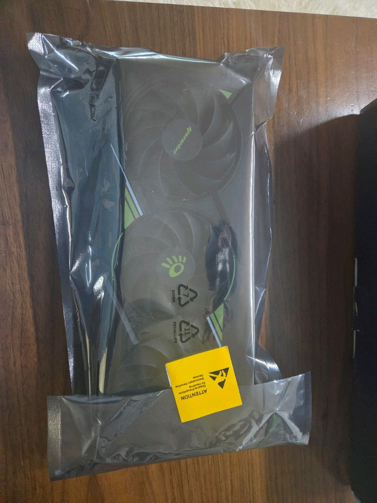 RTX 5070 Ti 만리 네뷸라 이미지