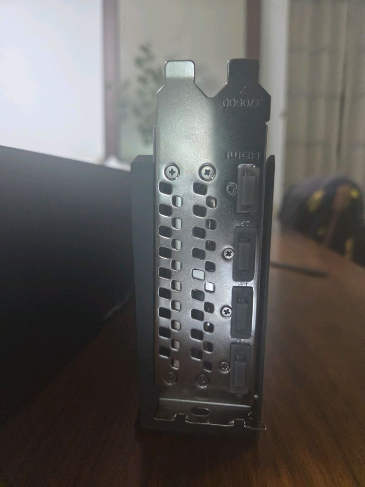 RTX 5070 Ti 만리 네뷸라 이미지