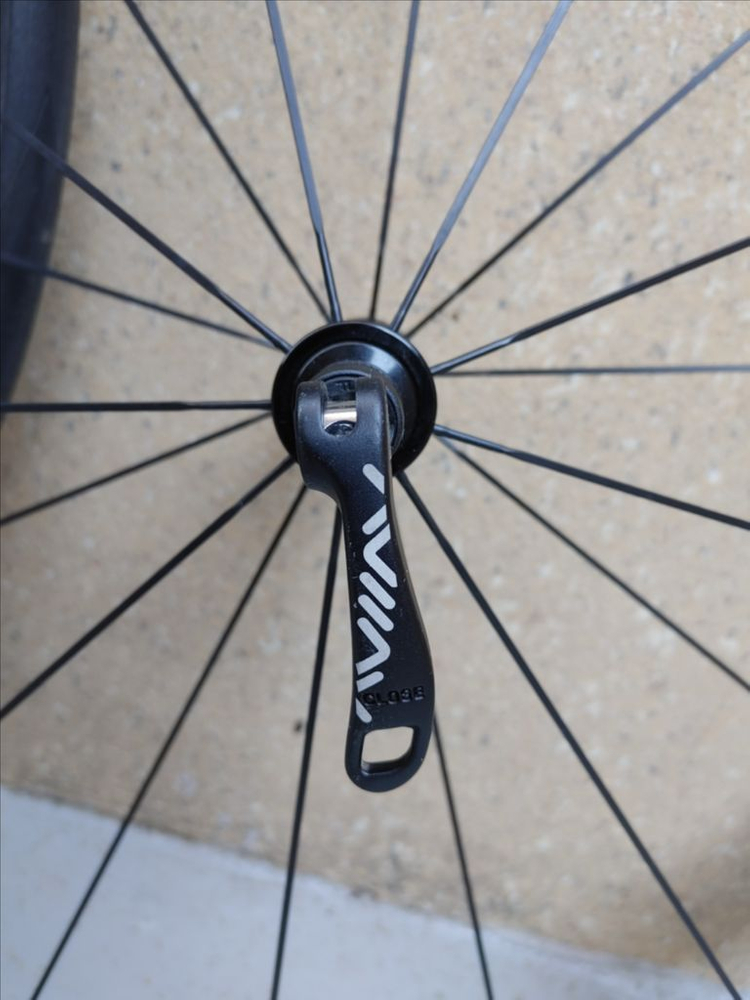 A급] 아비아브 아데온 튜블리스레디 카본 휠셋(림브) +카본패드 팝니다. (53만)--2