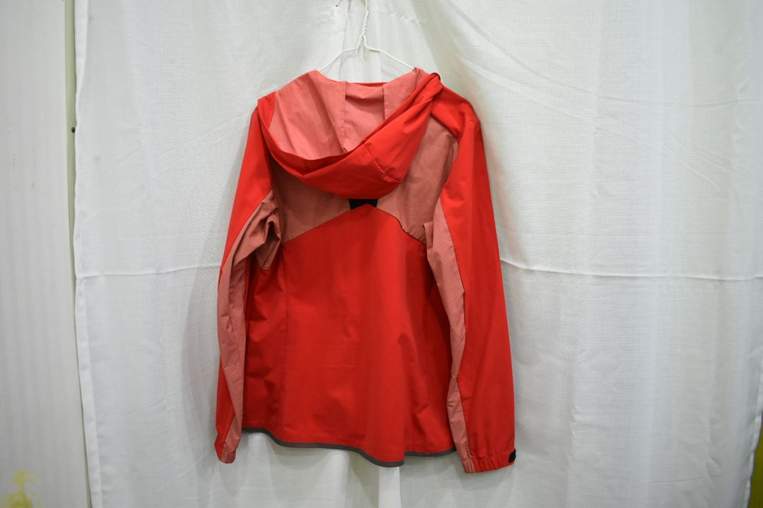 아이더 여성 바람막이 100 이미지