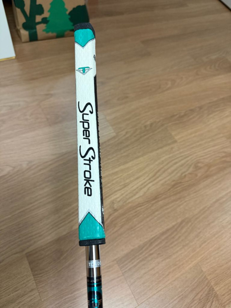 툴롱 게라지 메디슨 블랙 투어퍼터 34인치 판매합니다.--6