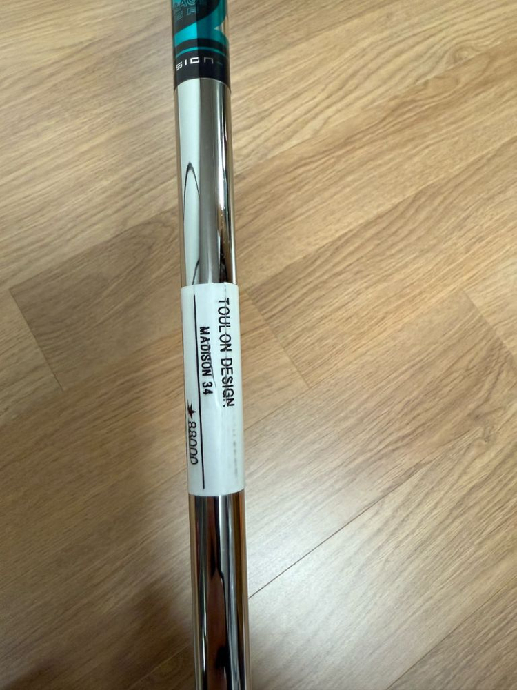 툴롱 게라지 메디슨 블랙 투어퍼터 34인치 판매합니다.--7