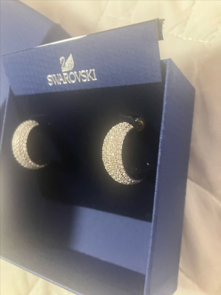 스와로브스키 귀걸이(새상품급)--1